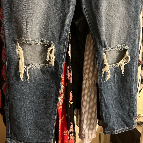 High Waist Ripped Mom Jeans Size 17 - Picture 3 of 10